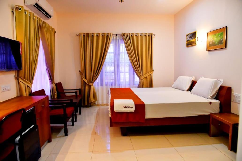 Hotel Chanakya Palakkad Exterior photo